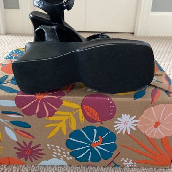 Women’s chunky 90s platform heels - Picture 4 of 4